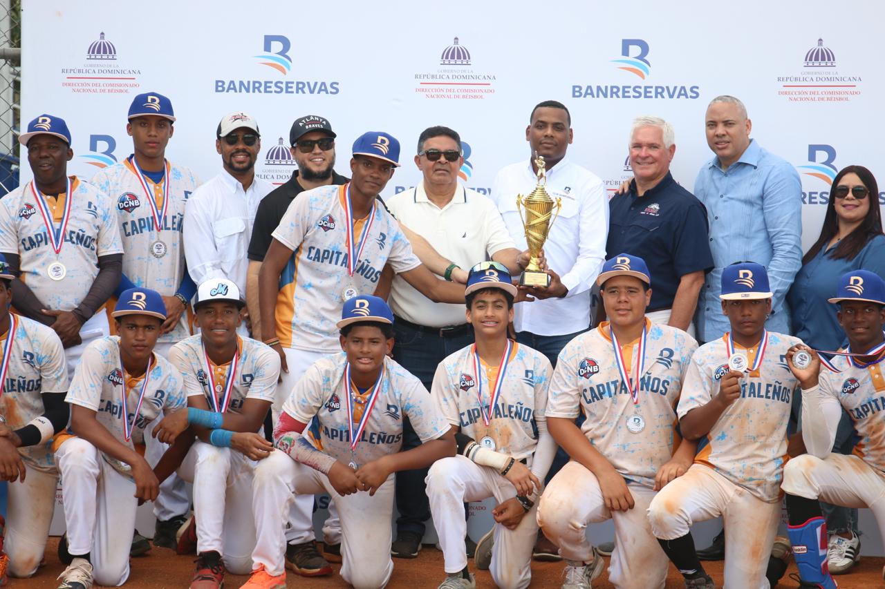 Equipo de los Capitaleños, subcampeones del Clásico de Béisbol U12